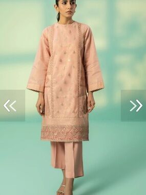 Women' Embroidered Peach Formal Kurta Dress in size small
